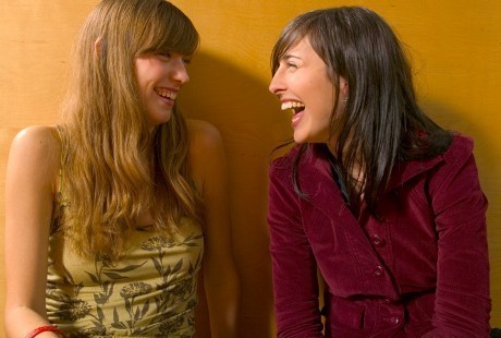 5 Manfaat Sehat Tertawa, Lancarkan Aliran Darah dan Bakar Kalori