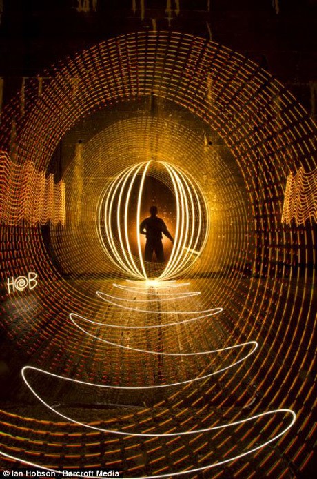 Wow, Potret Fotografi Ini Seperti Cahaya Listrik