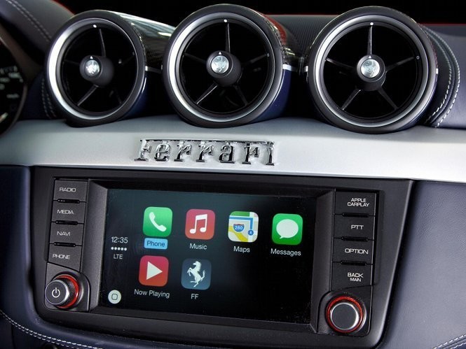 Ferrari dan Volvo Lama Tidak Bisa Pakai Apple CarPlay