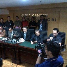 Masih Enggan Kembalikan iPod, Hakim Agung Minta Fatwa ke KPK