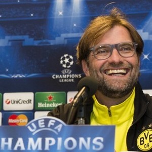 Dortmund Takkan Cuma Bertahan