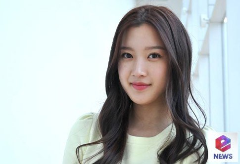 Moon Ga Young Senang Fans TVXQ Dukung Aktingnya dengan Changmin