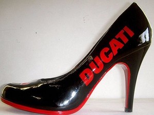 High Heels untuk Pemotor Seksi
