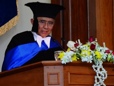 Djoko Kirmanto Raih Gelar Honoris Causa