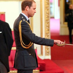 Pangeran William Beri Gelar Bangsawan ke Dokter Persalinan Kate