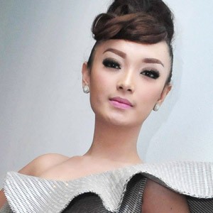 Kesan Orangtua pada Pacar Baru Zaskia Gotik