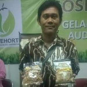 Jual Keripik Jamur, Mantan Office Boy Ini Berani Jadi Pengusaha