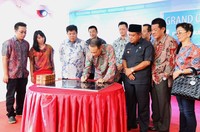 Konsep desain bangunan dan eksterior serta interior yang modern dan terkini, memberikan kesan mewah dan nyaman serta adanya fasilitas-fasilitas yang terdapat di showroom, yaitu playground untuk anak-anak, Wi-Fi, Full Air Conditioner, Suzuki Interactive Brochure (SIB) dan sebagainya. (Istimewa/dok Suzuki).