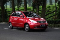 Tata Vista dibanderol Rp 135 juta. Dengan harga tersebut pengendara sudah mendapatkan hatchback dengan fitur keyless entry, EBD, ABS dan SRS airbag. (Istimewa/dok Tata).