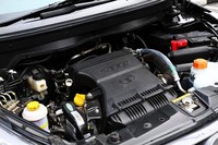 Mesin kapasitas 1.400 cc DOHC 4 silinder dinyalakan, tidak suara menderu sampai ke kabin penumpang. Sistem peredam mobil ini cukup berguna. Masuk ke gigi satu dan dua sangat halus dan tidak ada hentakan. (Istimewa/dok Tata).