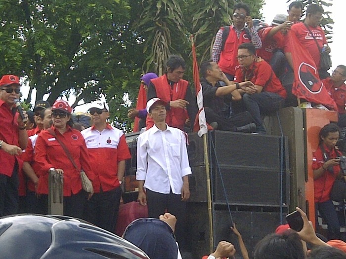 Kampanye PDIP di Cimahi: Tak Ada yang Asli, Jokowi Palsu pun Jadi