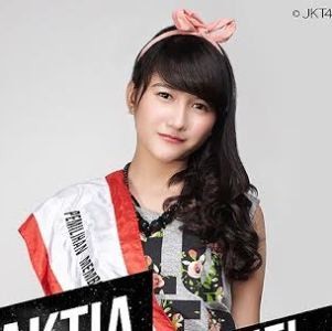 Via JKT48, Langganan Juara Lomba Modeling