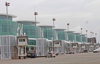 Bandara Unik di Indonesia, Dari Fasilitas Kebun Binatang Hingga di Atas Air