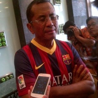Pimpin Rapat BUMN, Dahlan Pakai Kaos Barca