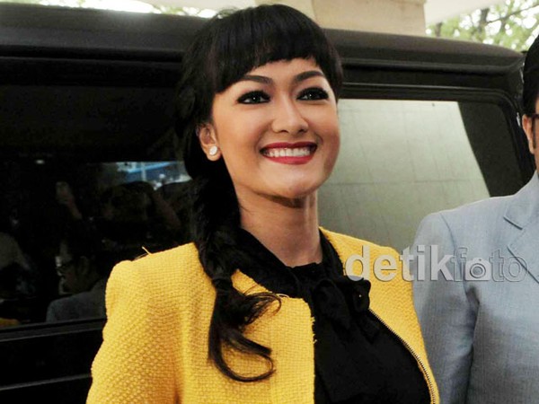 Dikabarkan Putus, Jupe Tebar Senyuman