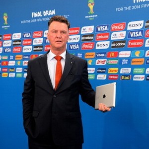 Van Gaal Ingin Rasakan Atmosfer Premier League