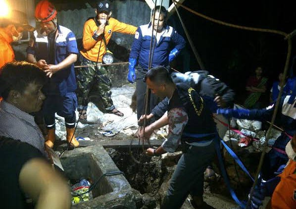 Dua Warga Tercebur ke Sumur di Bogor, 1 Orang Sulit Dievakuasi