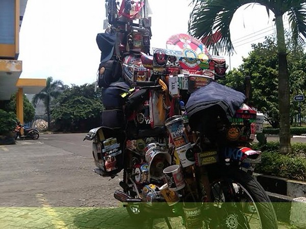 Motor dengan Segudang Bawaan