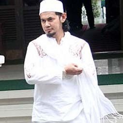 Diterpa Banyak Masalah, Ustad Guntur Bumi Curhat ke Habib Novel