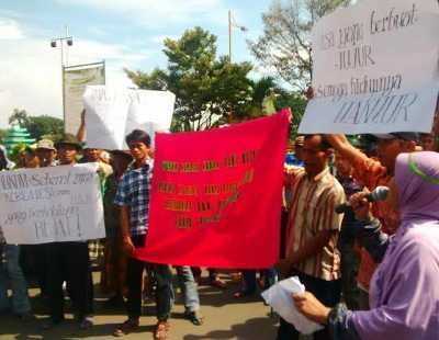 Kejari Tuban Didemo Warga Tuntut Otak Pelaku Aborsi Dihukum Berat