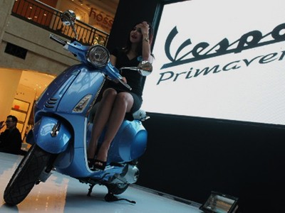 Vespa Luncurkan Skutik Primavera