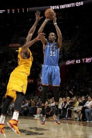 Durant Double-double, Thunder Pecundangi Cavaliers