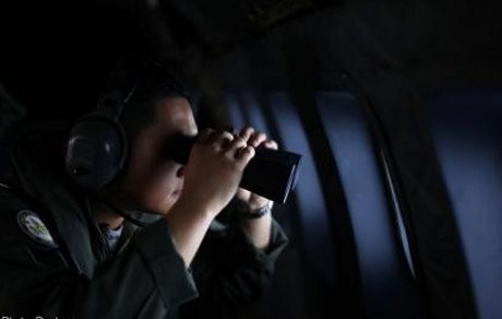 Pencarian MAS MH370 di Samudera Hindia yang Mengandalkan Mata Manusia