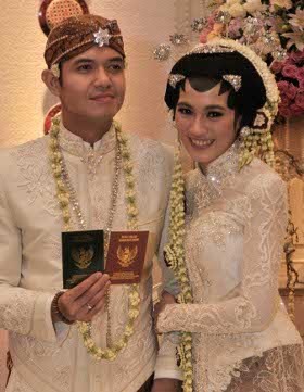 Dude Harlino Tak Mau Menunda Punya Momongan