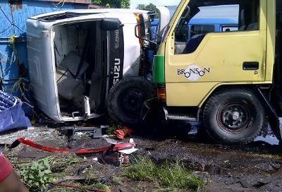 Kecelakaan Melibatkan 3 Mobil Akibatkan 3 Orang Luka