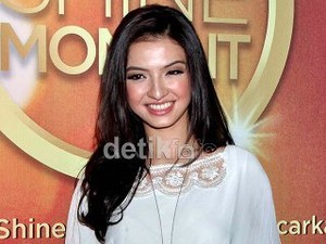 Dibonceng Pakai Motor Ini, Raline Shah Berasa di Italia dan Paris