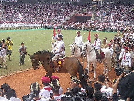 Prabowo: Ketua Dewan Pembina Loe Masih Bisa Naik Kuda Kan?!