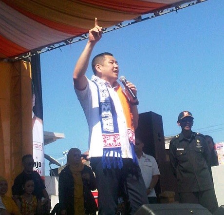 Kampanye di Malang, HT Goyang Bareng Kader Hanura