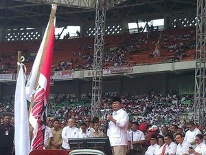 Pakai Mikrofon Kuno, Prabowo Berpidato Berapi-api di GBK Senayan