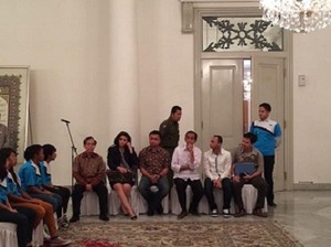 Jokowi Bertemu Anak-anak Street Child World Cup Asuhan Dino Patti