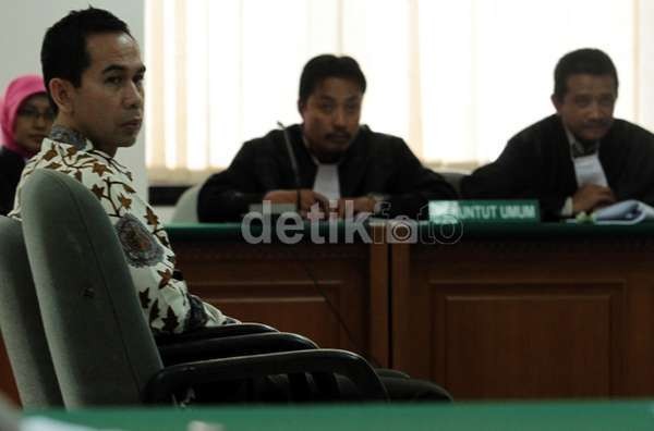 Pernah Ada Transfer Uang dari Wawan ke Istri Akil Mochtar