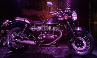 Di jantung motor ini ada mesin 249 cc yang dikatakan mampu melahirkan tenaga maksimum sampai 17,4 hp pada 7.500 rpm dan torsi 18,3 Nm di 5.500 rpm.