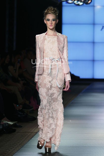 Hengki Kawilarang Le Jardin. Plaza Indonesia Fashion Week 2014 at Function Hall Plaza Indonesia Lt.2. Jakarta. [Foto: Mohammad Abduh/Wolipop]