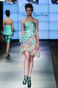 Hengki Kawilarang Le Jardin. Plaza Indonesia Fashion Week 2014 at Function Hall Plaza Indonesia Lt.2. Jakarta. [Foto: Mohammad Abduh/Wolipop]