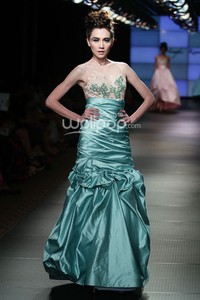 Hengki Kawilarang Le Jardin. Plaza Indonesia Fashion Week 2014 at Function Hall Plaza Indonesia Lt.2. Jakarta. [Foto: Mohammad Abduh/Wolipop]