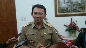 30 Bus Sumbangan Swasta Dipersulit Staf Ahok Lagi