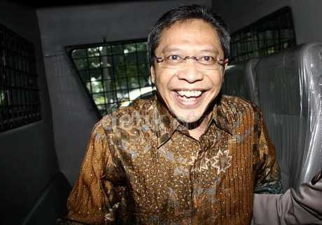 Bersaksi di Pengadilan, Luthfi Tersenyum Lihat Sikap Nyeleneh Fathanah