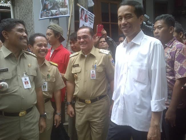 Tinjau Kampung Deret Cipinang, Jokowi: Rumah Warga Lebih Sehat Sekarang