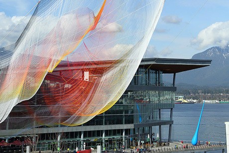 Jaring Laser Interaktif Melayang di Angkasa