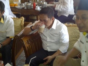 Sebelum Kampanye, Anis Minum Teh Penambah Stamina Khas Padang