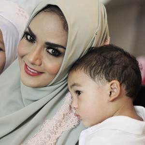 Bertubi-tubi, Kado Spesial Krisdayanti untuk Fans