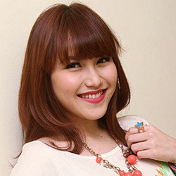 Ini Doa yang Diminta Ayu Ting Ting Saat Ibundanya Umroh