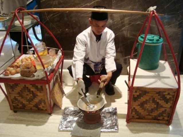 Kue Pancong, Kerak Telor dan Kue Ape, Aduh Enaknye!