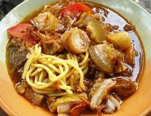 Slruup! Gurih Hangat Soto Mie, Sop Kambing, dan Mie Ayam (2)