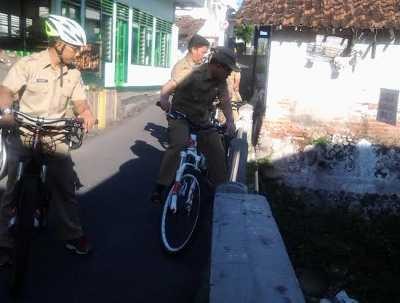 Alasan Bupati Banyuwangi ke Kantor Bersepeda
