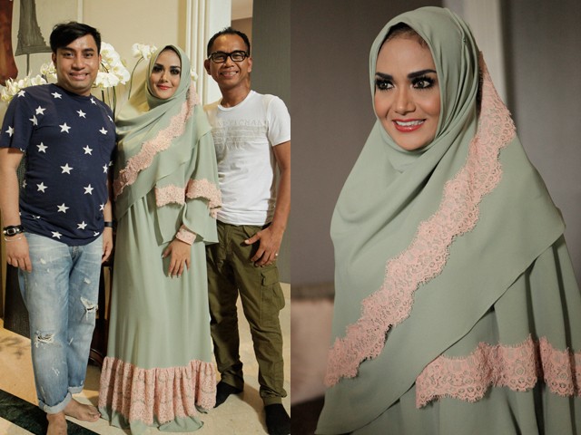 Gaya Berhijab ala Krisdayanti